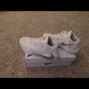 Men’s Basketball Shoes (Zoom Freaks)